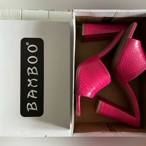 Women’s Bamboo brand open-toed dress sandal pink size 8